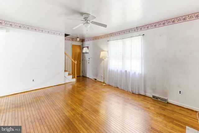 654 W HOLLY AVE, Pitman, NJ 08071