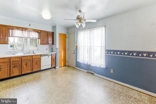 654 W HOLLY AVE, Pitman, NJ 08071