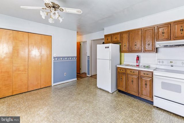 654 W HOLLY AVE, Pitman, NJ 08071