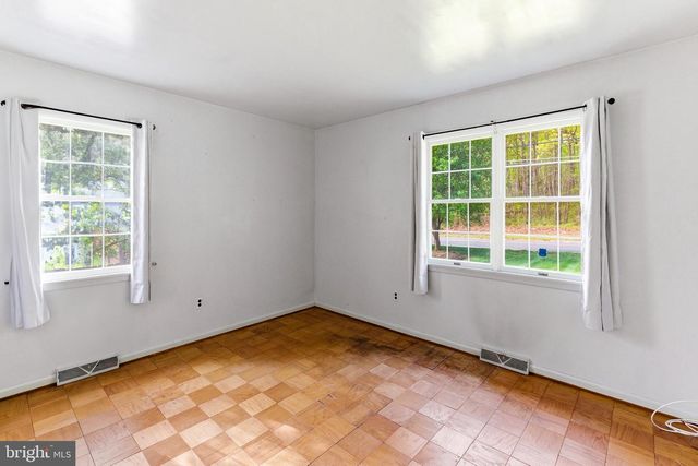 654 W HOLLY AVE, Pitman, NJ 08071