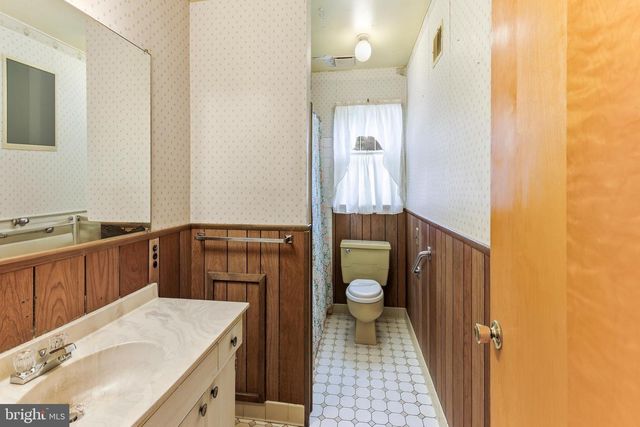 654 W HOLLY AVE, Pitman, NJ 08071