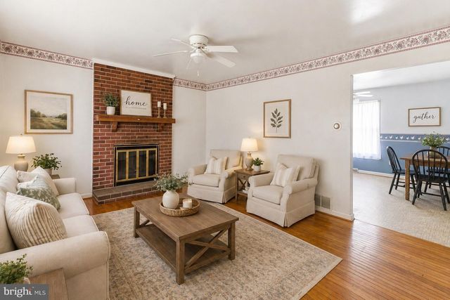 654 W HOLLY AVE, Pitman, NJ 08071