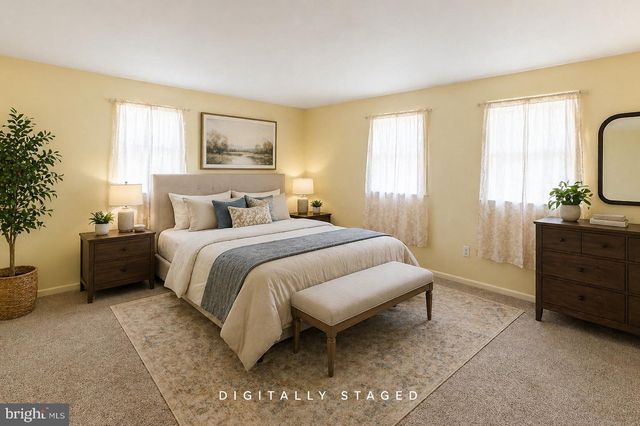 654 W HOLLY AVE, Pitman, NJ 08071