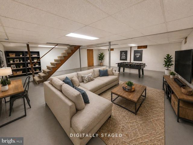 654 W HOLLY AVE, Pitman, NJ 08071