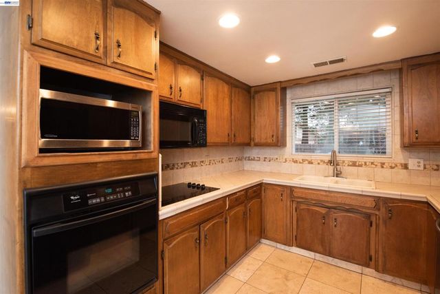 1336 HIDDEN GLEN DR, Modesto, CA 95355