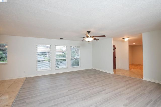 1336 HIDDEN GLEN DR, Modesto, CA 95355