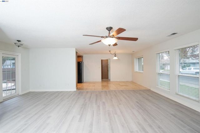 1336 HIDDEN GLEN DR, Modesto, CA 95355