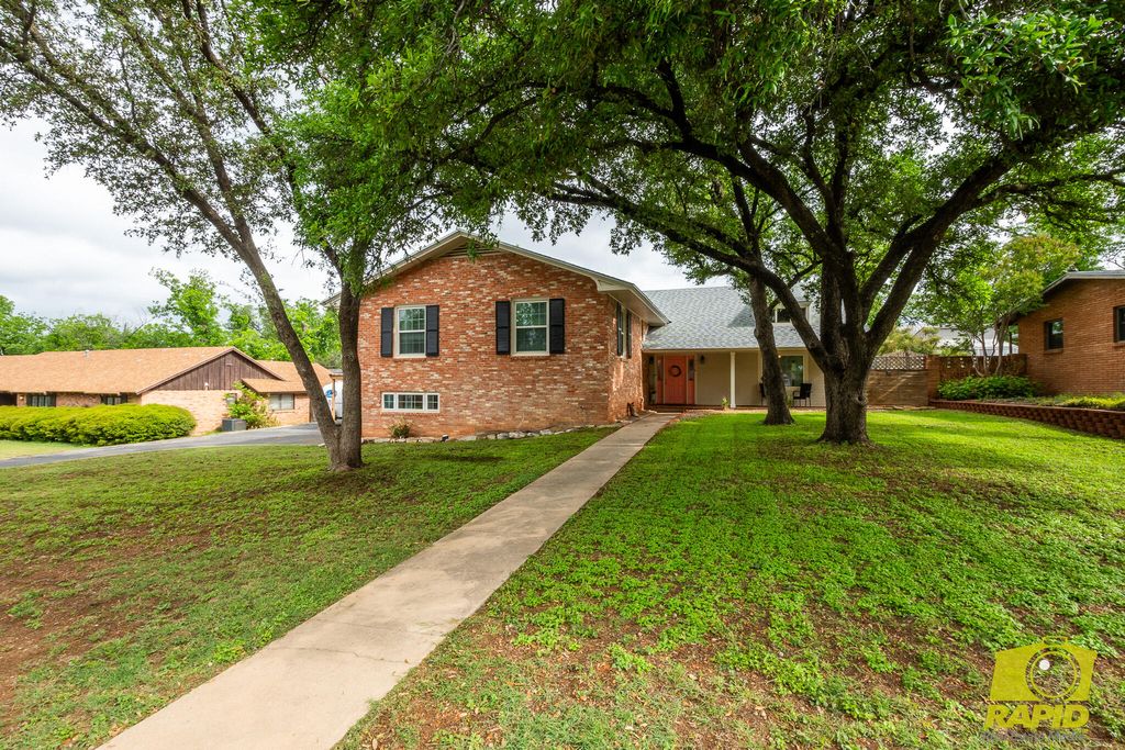 Image 3 of property listing at 2658 Harvard Avenue, San Angelo, TX 76904