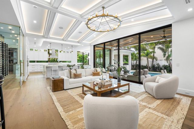 201 NE 4th Avenue, Boca Raton, FL 33432