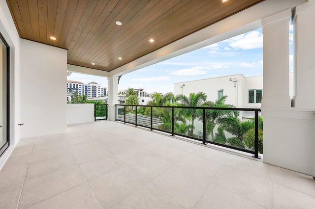 201 NE 4th Avenue, Boca Raton, FL 33432