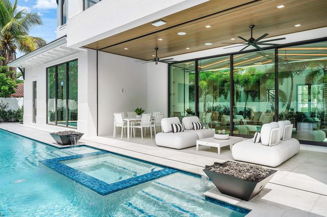 201 NE 4th Avenue, Boca Raton, FL 33432