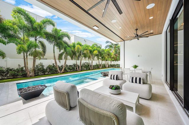 201 NE 4th Avenue, Boca Raton, FL 33432