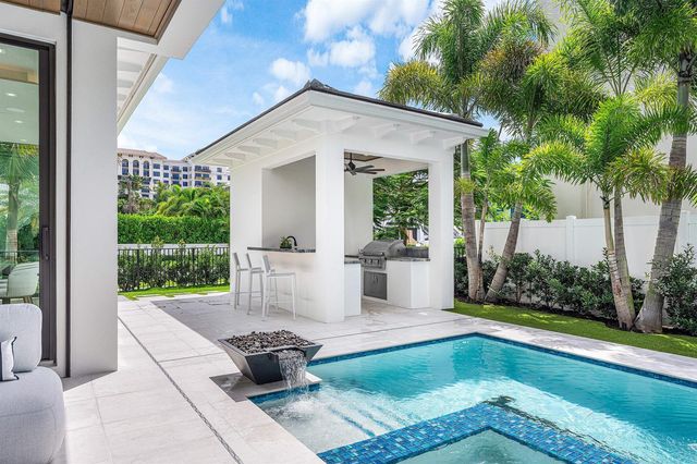 201 NE 4th Avenue, Boca Raton, FL 33432