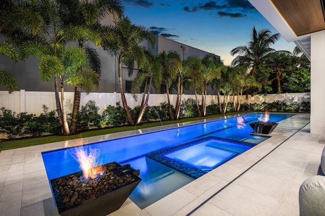 201 NE 4th Avenue, Boca Raton, FL 33432