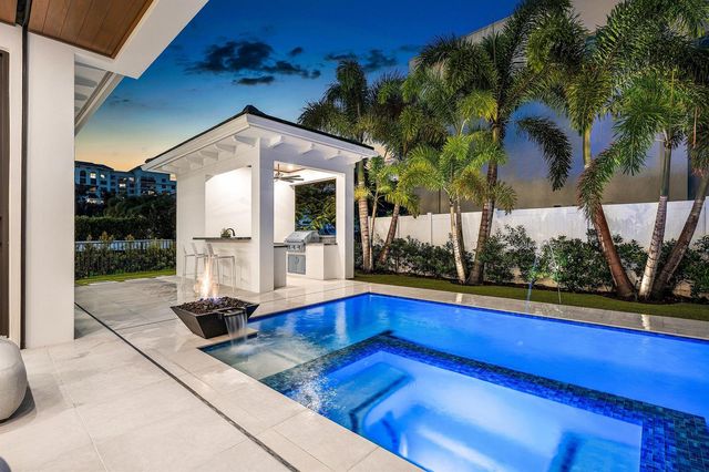 201 NE 4th Avenue, Boca Raton, FL 33432