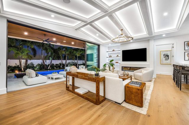 201 NE 4th Avenue, Boca Raton, FL 33432
