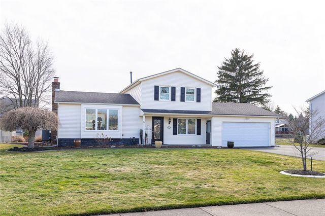 51 Flynnwood Drive, Greece, NY 14612