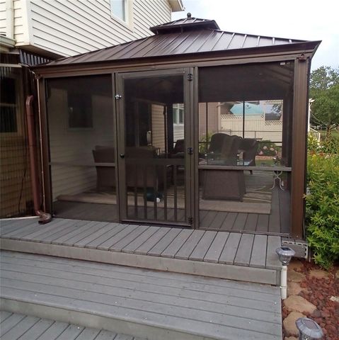 51 Flynnwood Drive, Greece, NY 14612