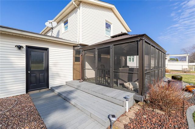 51 Flynnwood Drive, Greece, NY 14612