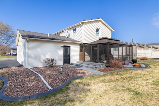 51 Flynnwood Drive, Greece, NY 14612