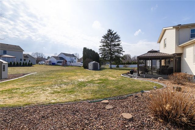 51 Flynnwood Drive, Greece, NY 14612