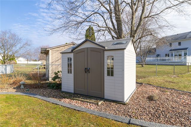 51 Flynnwood Drive, Greece, NY 14612