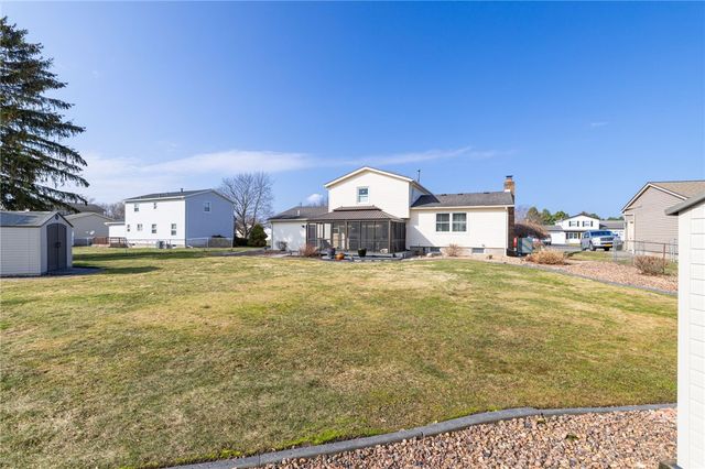 51 Flynnwood Drive, Greece, NY 14612