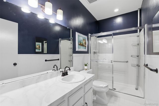 29325 Laurel Drive, Farmington Hills, MI 48331