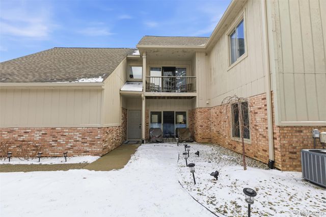 29325 Laurel Drive, Farmington Hills, MI 48331