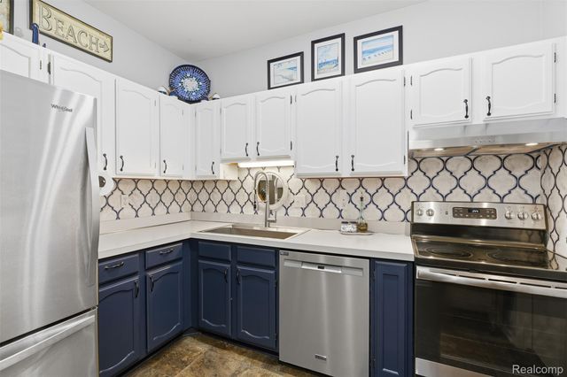 29325 Laurel Drive, Farmington Hills, MI 48331