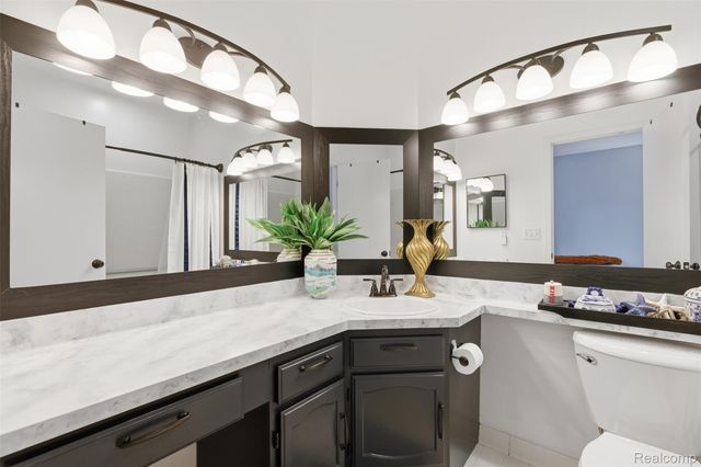 29325 Laurel Drive, Farmington Hills, MI 48331