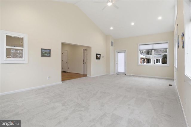 10009 FAIROAKS RD, Vienna, VA 22181