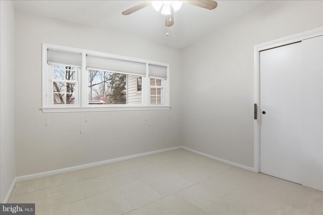 10009 FAIROAKS RD, Vienna, VA 22181