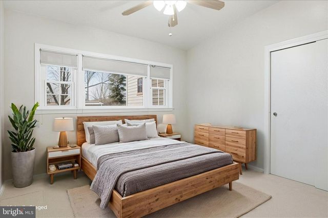 10009 FAIROAKS RD, Vienna, VA 22181