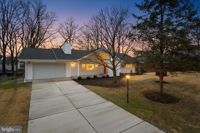 10009 FAIROAKS RD, Vienna, VA 22181