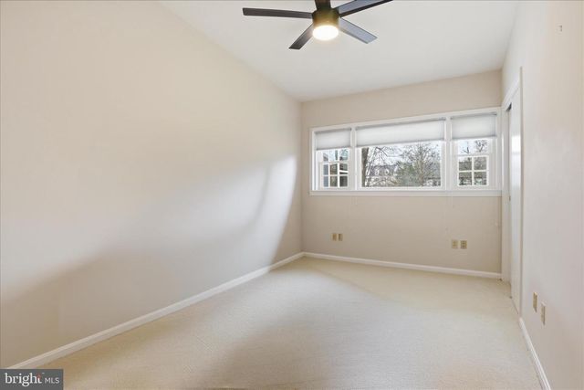 10009 FAIROAKS RD, Vienna, VA 22181