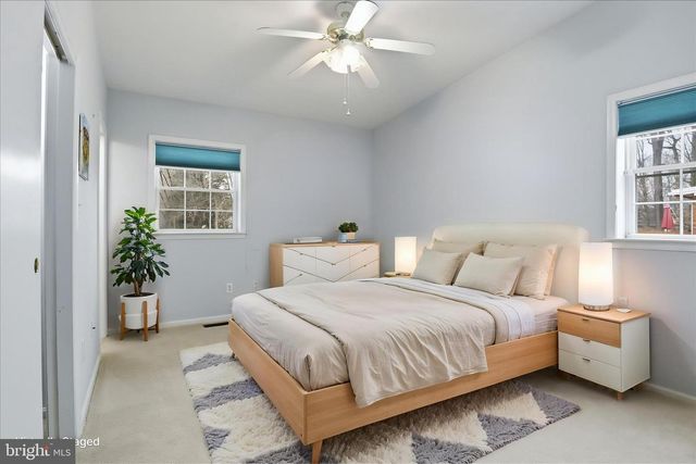 10009 FAIROAKS RD, Vienna, VA 22181