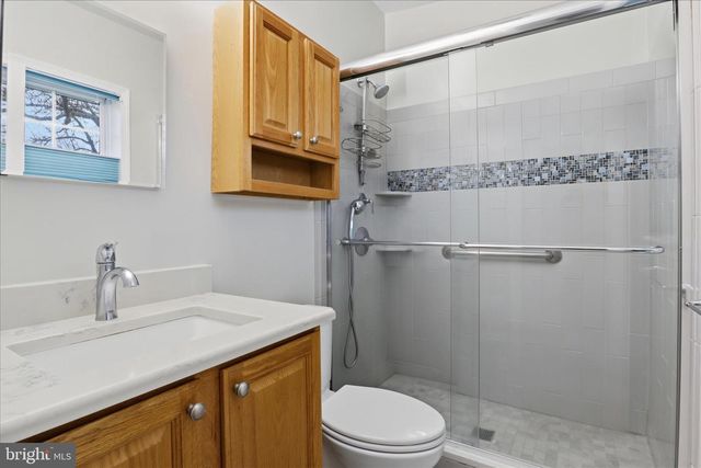 10009 FAIROAKS RD, Vienna, VA 22181