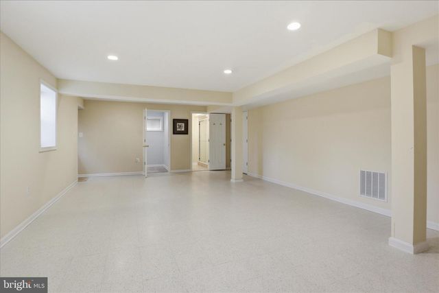 10009 FAIROAKS RD, Vienna, VA 22181