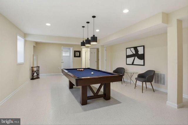 10009 FAIROAKS RD, Vienna, VA 22181