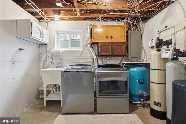 10009 FAIROAKS RD, Vienna, VA 22181