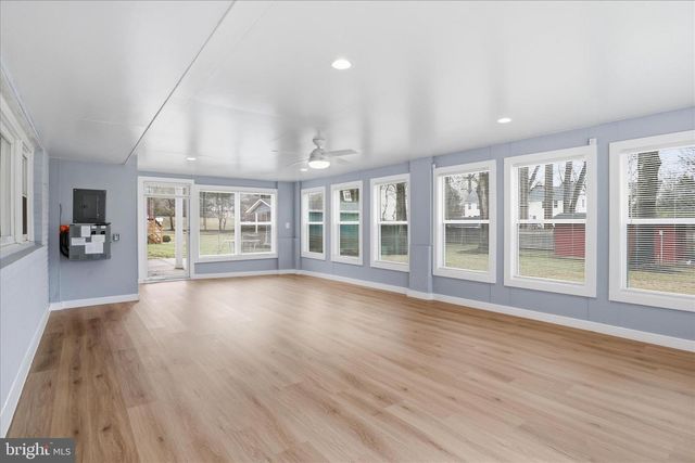 10009 FAIROAKS RD, Vienna, VA 22181