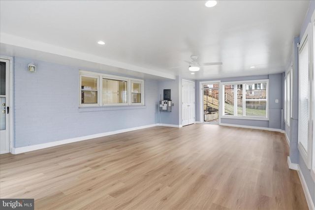 10009 FAIROAKS RD, Vienna, VA 22181