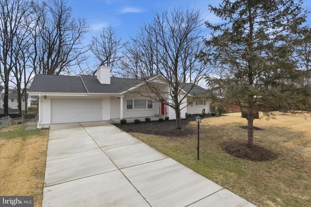 10009 FAIROAKS RD, Vienna, VA 22181