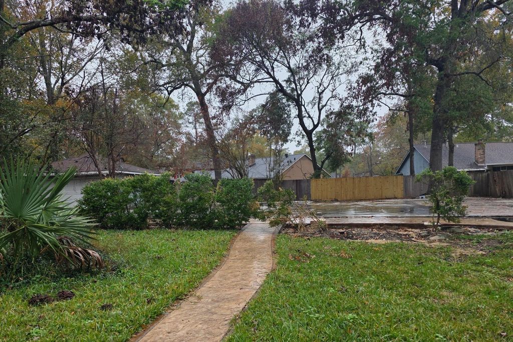 2075 Shadow Rock Drive, Kingwood, TX 77339