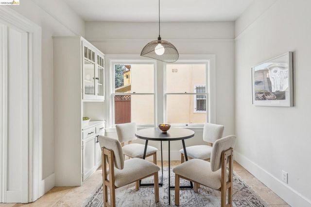 836 836 E 19th St, Oakland, CA 94606