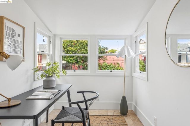 836 836 E 19th St, Oakland, CA 94606