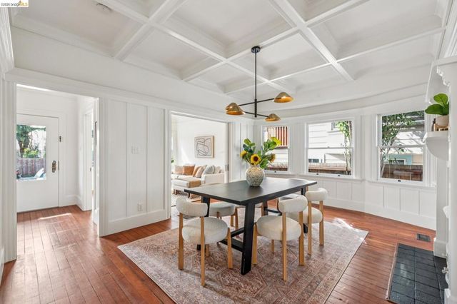 836 836 E 19th St, Oakland, CA 94606