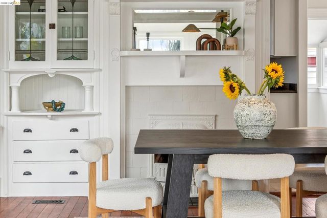 836 836 E 19th St, Oakland, CA 94606