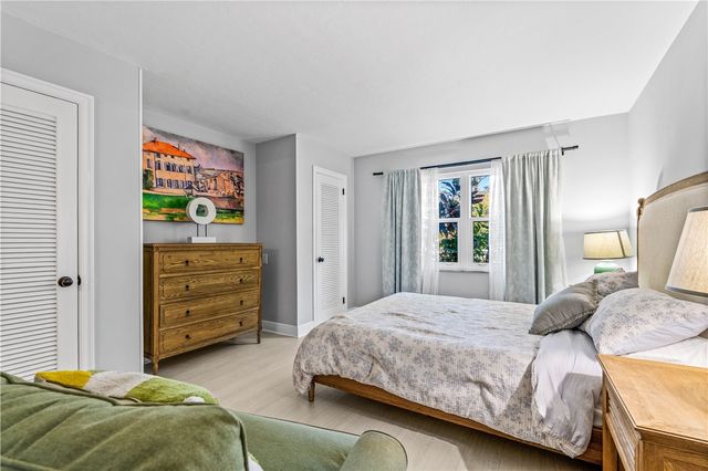 677 Royal Palm Boulevard 23, Vero Beach, FL 32960